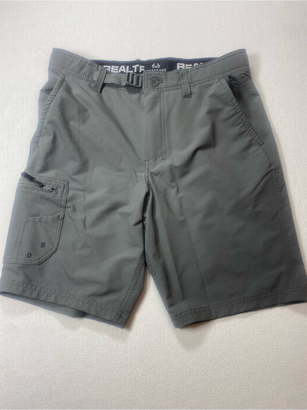 Realtree Fishing Men’s Gray Outdoor Cargo Shorts